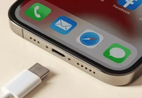 中阳苹果15维修分享iPhone15改USB-C接口后能和安卓用户互借充电器吗